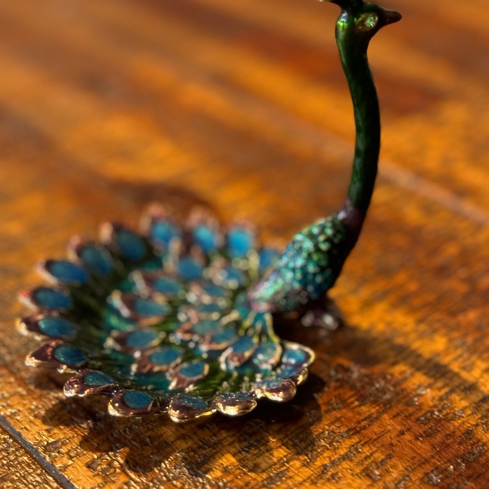Peacock ring/jewelry holder - Picture 2 of 2